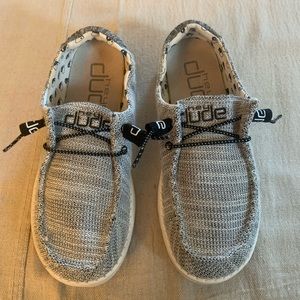 Hey dudes! Worn once!! Size 7!